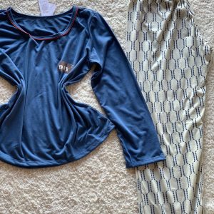 Pijama azul creme (T: P-S)