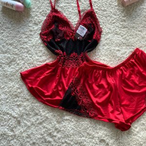 Lingerie vermelho com detalhes de renda (T: P-S)