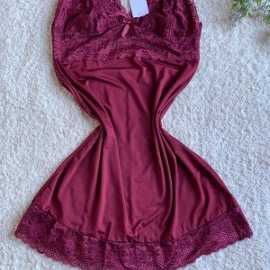 Lingerie vinho com detalhes de renda (T: G-L)