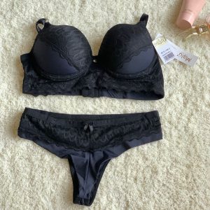 Lingerie Malú Confort (preta com detalhes em renda) T:M